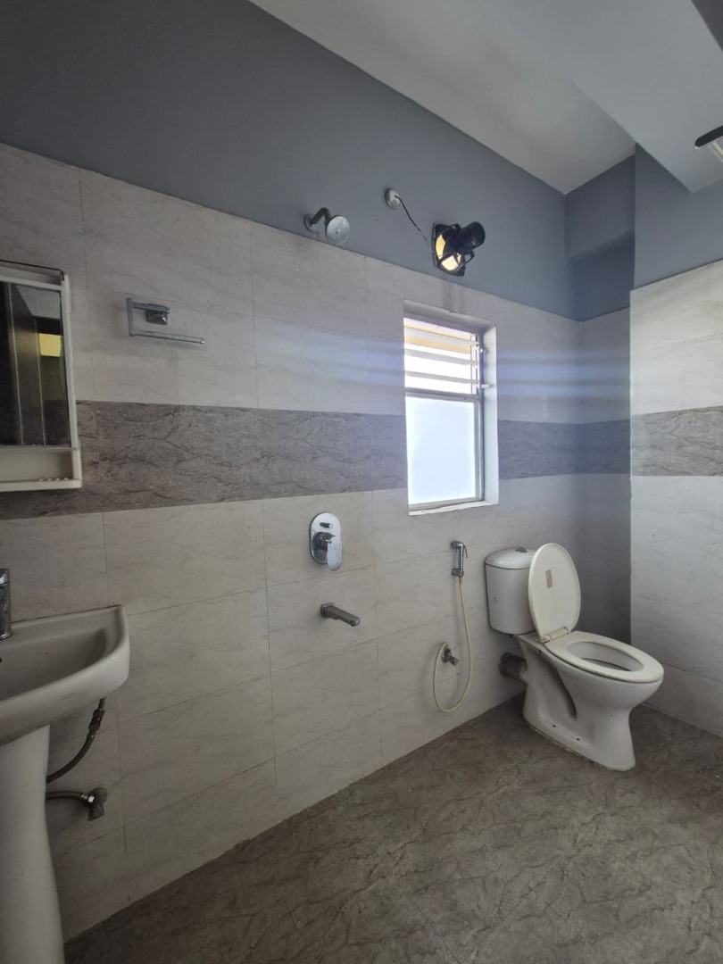 Semi Furnished 3bhk in Beharbari, Beharbari, Lalmati, Guwahati, Assam, India for Rent